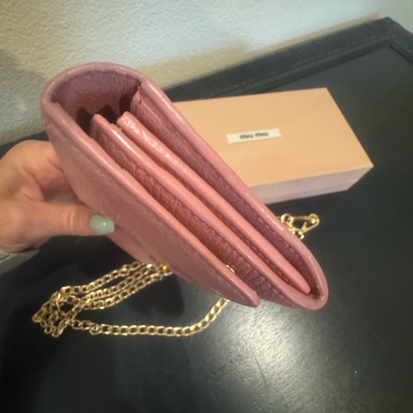 Miu Miu Pink Leather Clutch Wallet with Gold Chain - Picture 5 of 8